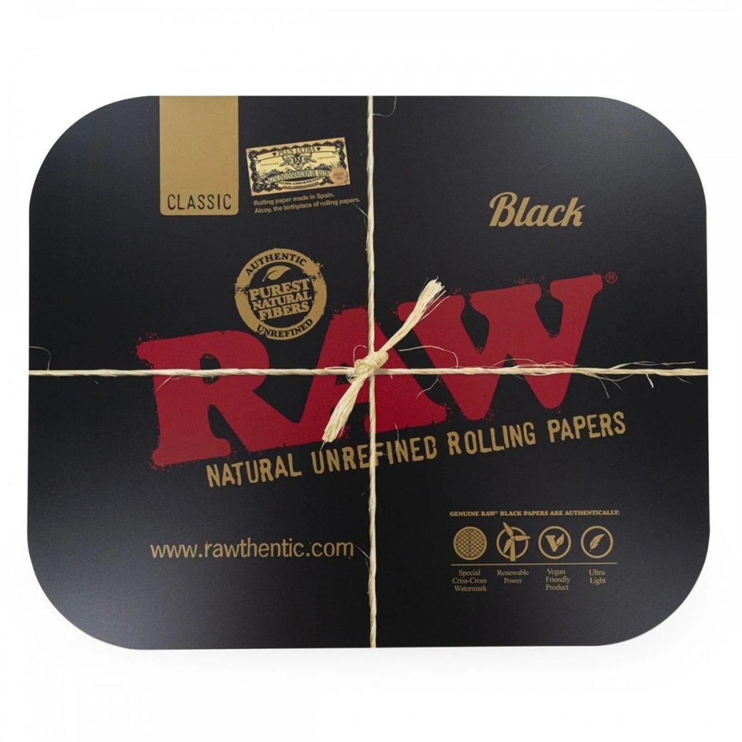 RAW Black Classic Magnetic Tray Cover Large, schwarze Metallabdeckung mit rotem RAW-Logo, Hanfschnur-Dekoration, Aufschrift „Natural Unrefined Rolling Papers", weißer Hintergrund