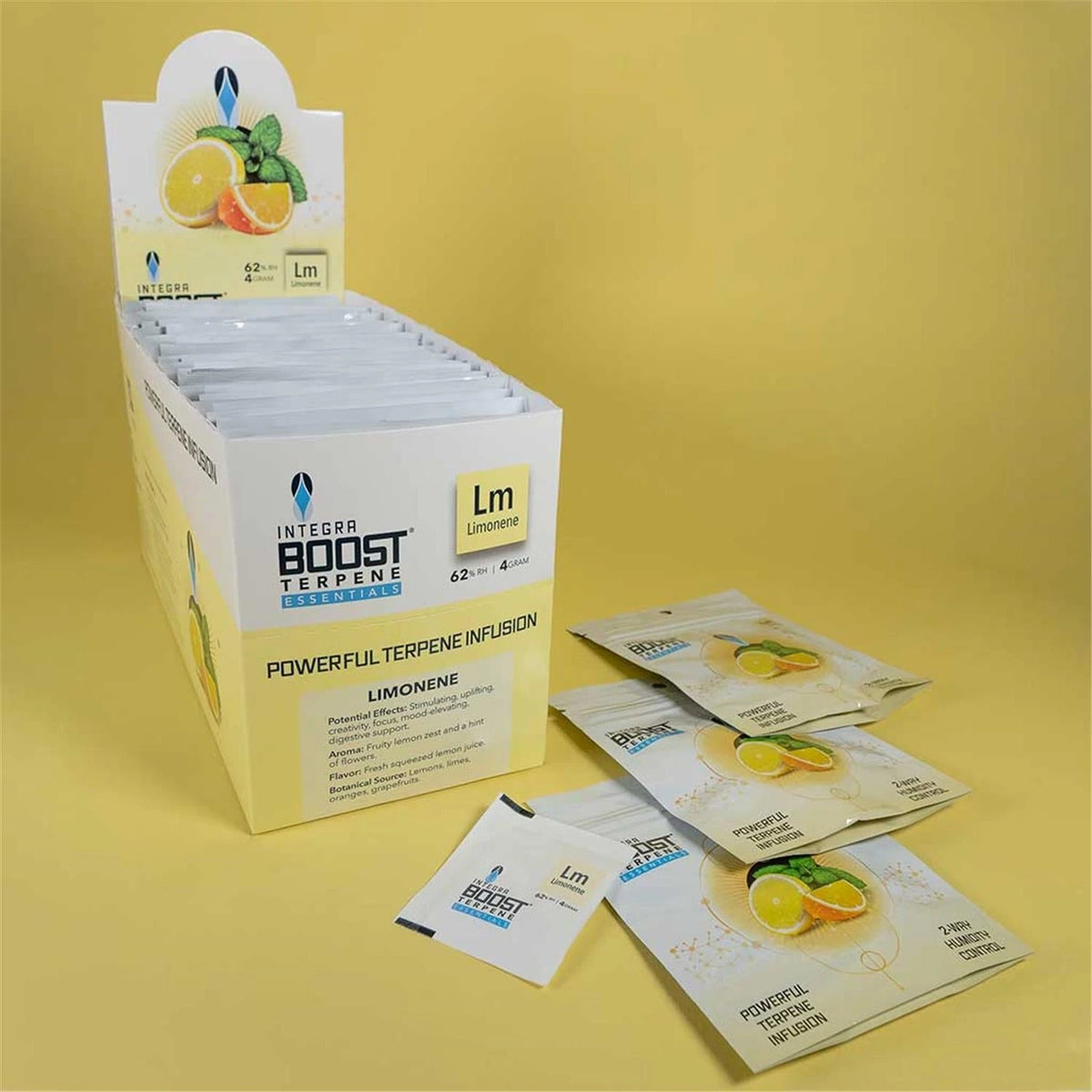 Integra Boost Terpene Essentials Limonene Lm 62% RH 4g Display-Box geöffnet mit Single Packs, Powerful Terpene Infusion, 2-Way Humidity Control, gelber Hintergrund