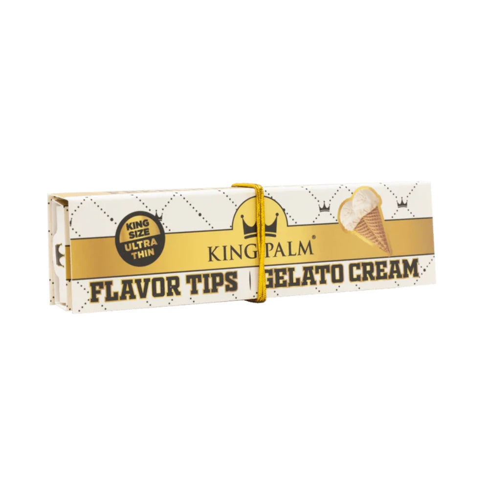 King Palm Papers & Flavor Tips Gelato Cream King Size Ultra Thin – längliches Booklet in Weiß-Gold mit Kronenmuster, Eistüten-Illustration und goldenem Zugband, Schrägansicht