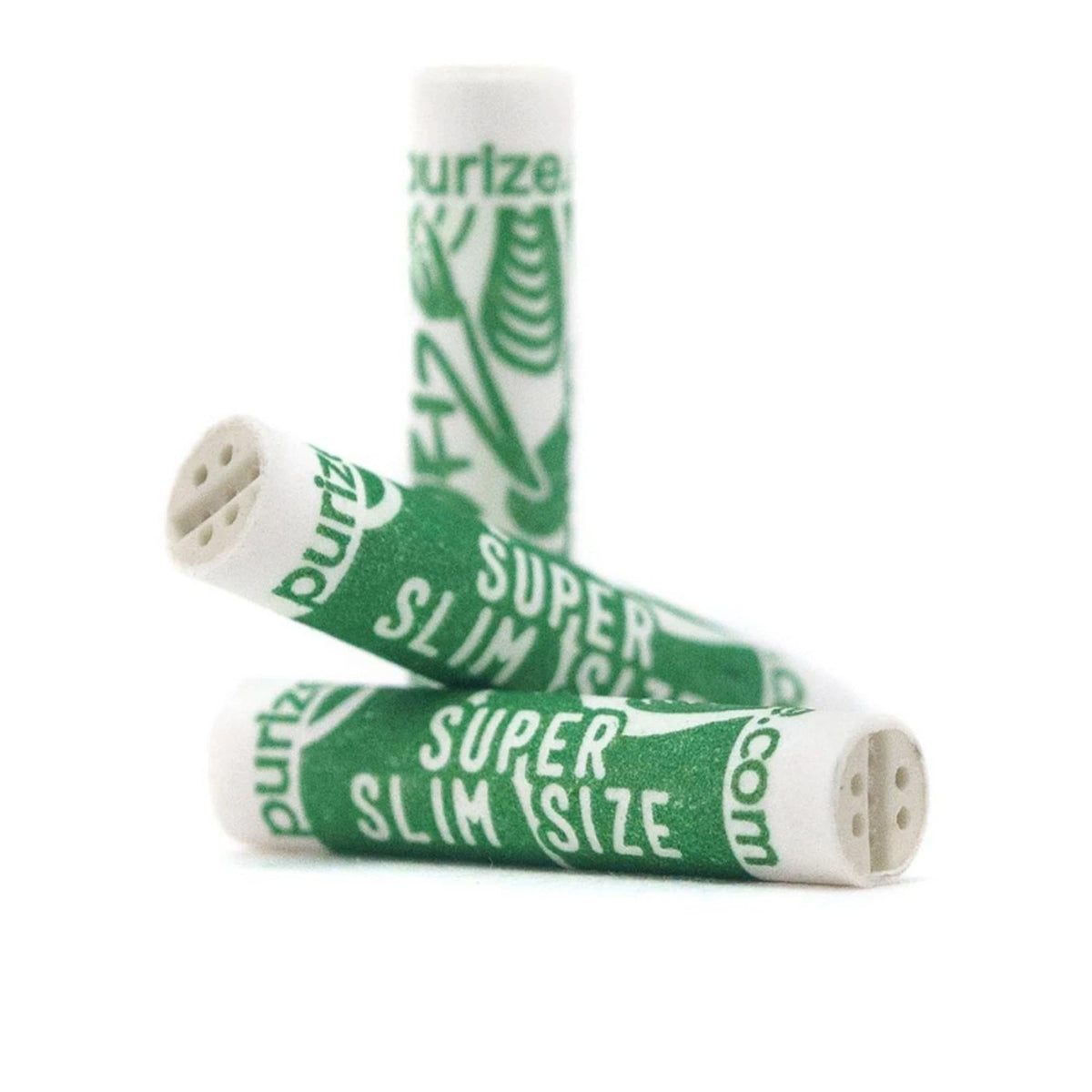 Drei PURIZE Super Slim Size Aktivkohlefilter mit grünem purize.com Branding, 5 mm Durchmesser, sichtbare Mehrloch-Keramikkappe für sauberes Ziehen