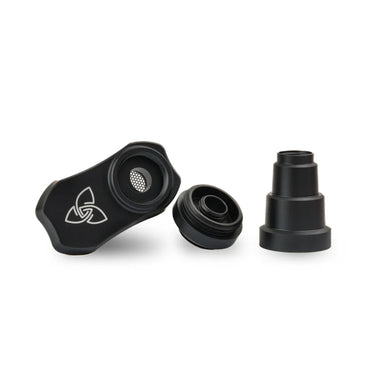 Hizen Bong Adapter Nanu – drei schwarze Einzelteile: liegender Adapter mit Hizen-Logo und Metallsieb, runder Gewindeverbinder und stufenförmiger Konusadapter für verschiedene Bong-Größen