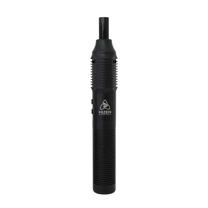 Hizen Stilus Pro Max Vaporizer in Schwarz – schlankes Stift-Vaporizer mit geriffeltem Griffbereich, konisch zulaufendem Mundstück und seitlichen Bedienelementen, Hizen-Logo in der Mitte