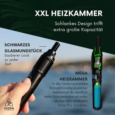 Hizen Stilus Pro Max Infografik – XXL Heizkammer: Schlankes Design trifft extra große Kapazität. Links: Hand hält schwarzen Vaporizer mit Beschriftung "Schwarzes Glasmundstück – Sauberer Look zu jeder Zeit". Rechts: Schnittansicht des Geräts mit Beschriftung "Mega Heizkammer – In der leistungsstarken Konvektionsheizkammer bekommst du deutlich mehr Kräutermaterial unter als bei den normalen Stilus Pro Geräten", grün beleuchtete Heizkammer und blauer Akku sichtbar
