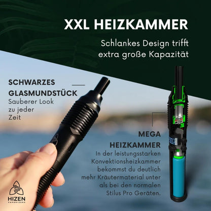 Hizen Stilus Pro Max Infografik – XXL Heizkammer: Schlankes Design trifft extra große Kapazität. Links: Hand hält schwarzen Vaporizer mit Beschriftung "Schwarzes Glasmundstück – Sauberer Look zu jeder Zeit". Rechts: Schnittansicht des Geräts mit Beschriftung "Mega Heizkammer – In der leistungsstarken Konvektionsheizkammer bekommst du deutlich mehr Kräutermaterial unter als bei den normalen Stilus Pro Geräten", grün beleuchtete Heizkammer und blauer Akku sichtbar